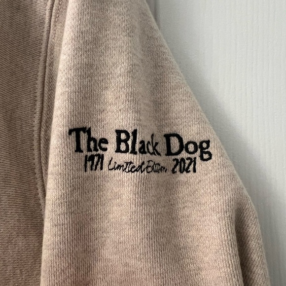 The Black Dog hoodie - Picture 4 of 5